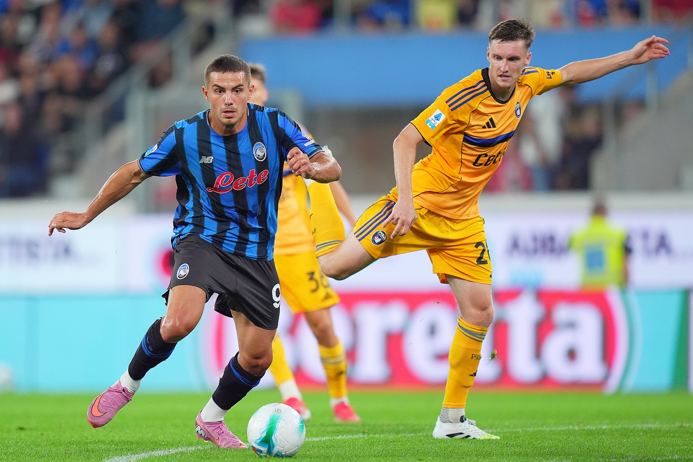 L'attaccante dell'Atalanta Nikola Krstovic in campo contro il Pisa Atalantalive.it